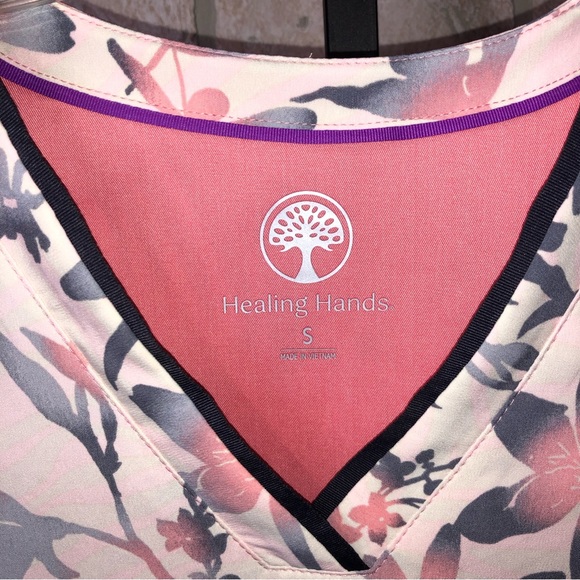 Healing Hands Purple Label Grosgrain ribbon V-neck Tropical Pattern Scrub Top - Picture 3 of 8